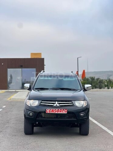 Mitsubishi L200 2013, 335,000 km - 2.5 l - Quba