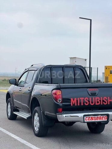 Mitsubishi L200 2013, 335,000 km - 2.5 l - Quba
