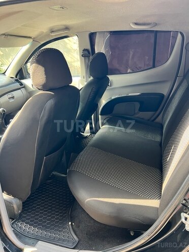 Mitsubishi L200 2013, 335,000 km - 2.5 l - Quba