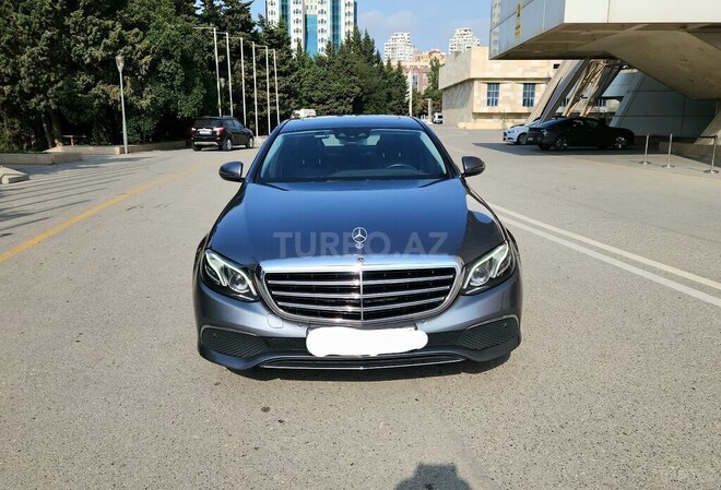 Mercedes E 220 d 4MATIC 2017, 270,000 km - 2.0 l - Bakı