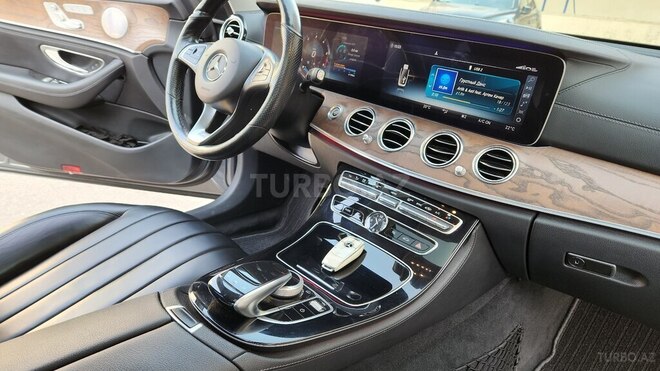 Mercedes E 220 d 4MATIC 2017, 270,000 km - 2.0 l - Bakı
