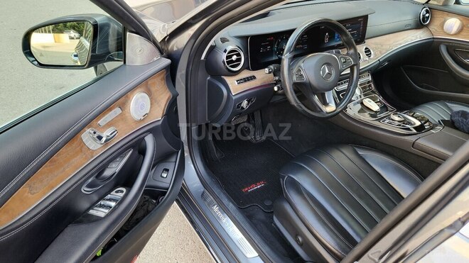Mercedes E 220 d 4MATIC 2017, 270,000 km - 2.0 l - Bakı