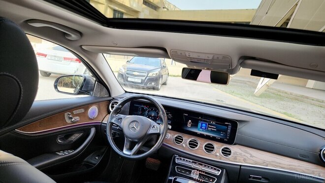 Mercedes E 220 d 4MATIC 2017, 270,000 km - 2.0 l - Bakı