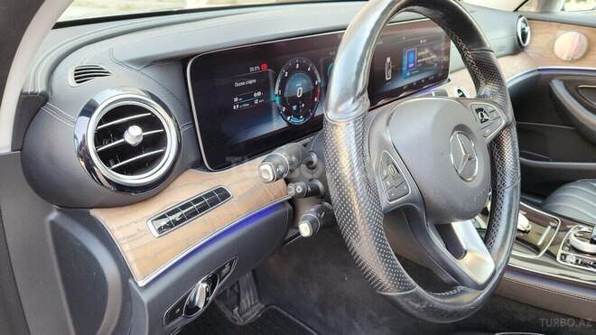 Mercedes E 220 d 4MATIC 2017, 270,000 km - 2.0 l - Bakı