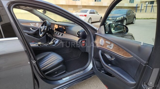 Mercedes E 220 d 4MATIC 2017, 270,000 km - 2.0 l - Bakı