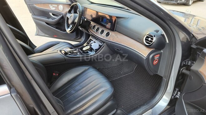 Mercedes E 220 d 4MATIC 2017, 270,000 km - 2.0 l - Bakı