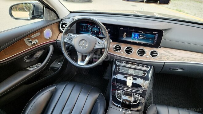 Mercedes E 220 d 4MATIC 2017, 270,000 km - 2.0 l - Bakı