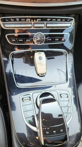 Mercedes E 220 d 4MATIC 2017, 270,000 km - 2.0 l - Bakı