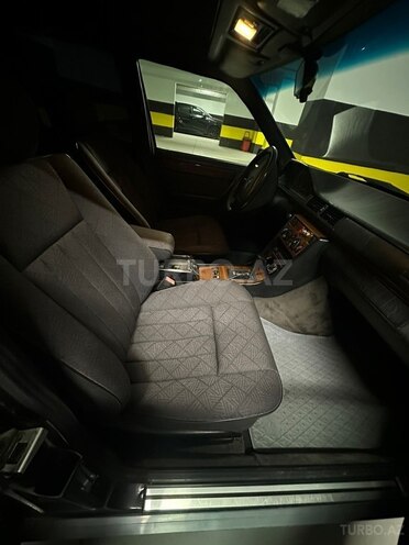 Mercedes E 220 1995, 415,000 km - 2.2 l - Bakı
