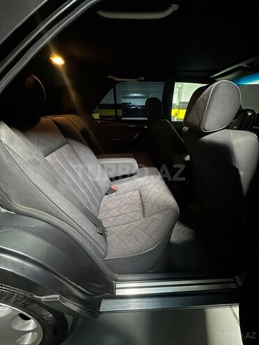 Mercedes E 220 1995, 415,000 km - 2.2 l - Bakı
