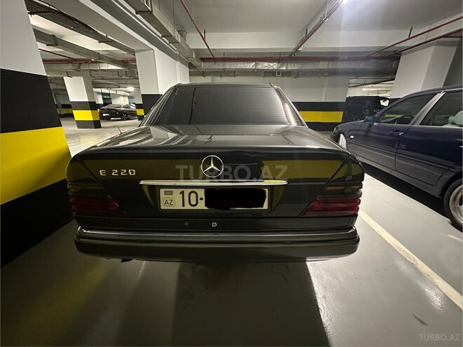 Mercedes E 220 1995, 415,000 km - 2.2 l - Bakı