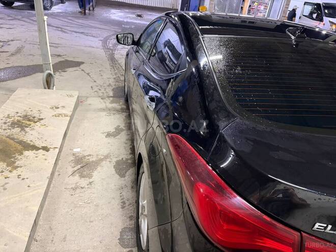 Hyundai Elantra 2015, 207,060 km - 1.8 л - Bakı