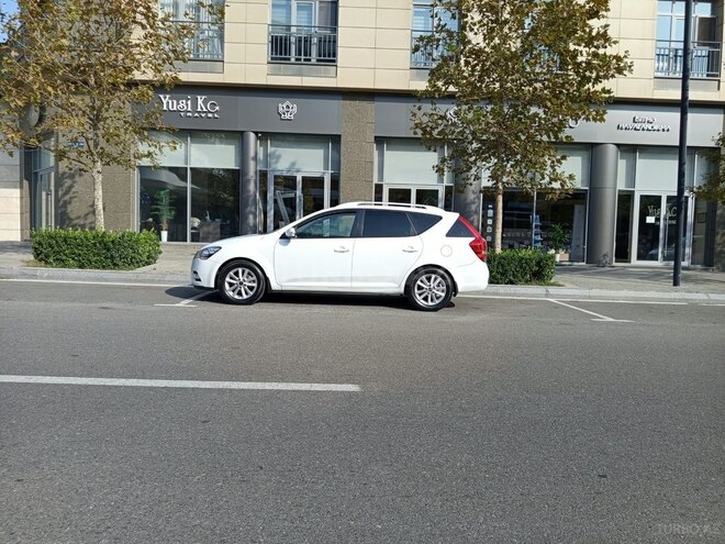 Kia  2011, 252,596 km - 2.0 l - Bakı