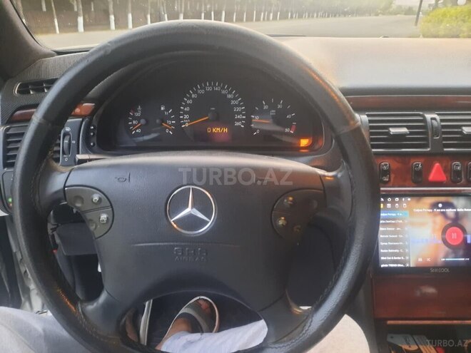 Mercedes E 220 1999, 380,000 km - 2.2 l - Qazax