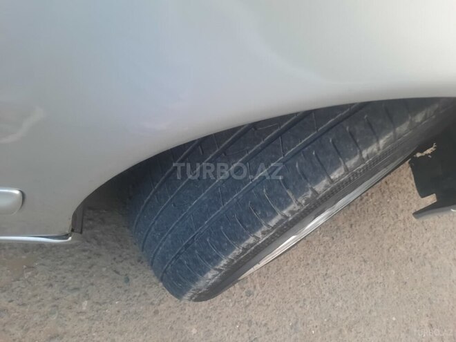 Mercedes E 220 1999, 380,000 km - 2.2 l - Qazax