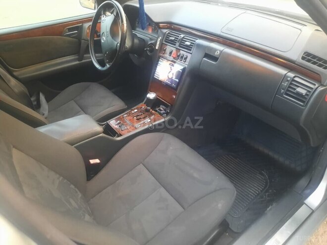 Mercedes E 220 1999, 380,000 km - 2.2 l - Qazax