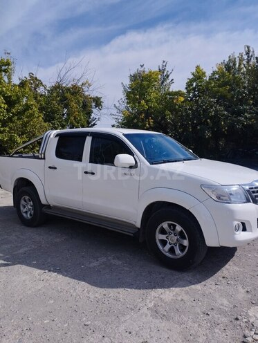 Toyota Hilux 2013, 226,000 km - 3.0 l - Naxçıvan