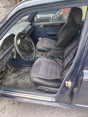 Mercedes E 220 1996, 300,000 km - 2.2 л - Bakı