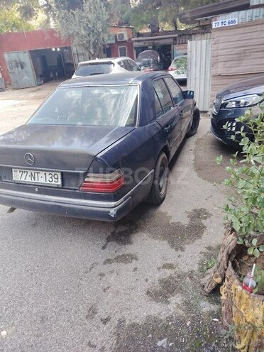 Mercedes E 220 1996, 300,000 km - 2.2 л - Bakı