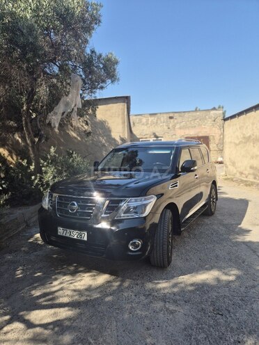 Nissan Patrol 2010, 186,000 km - 5.6 l - Bakı
