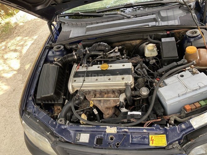Opel Vectra 1995, 321,000 km - 1.8 l - Bakı