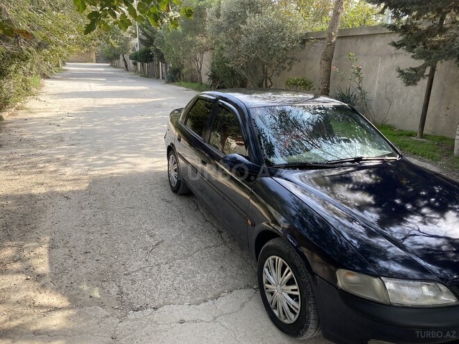 Opel Vectra 1995, 321,000 km - 1.8 l - Bakı