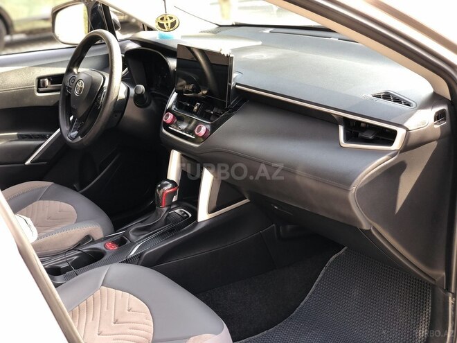 Toyota Corolla Cross 2024, 39,984 km - 2.0 l - Bakı