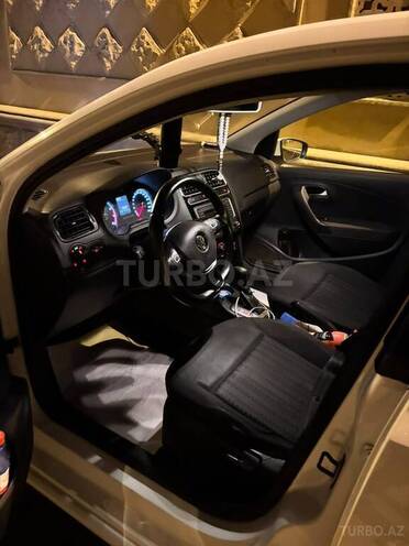 Volkswagen Polo 2019, 115,000 km - 1.6 l - Bakı
