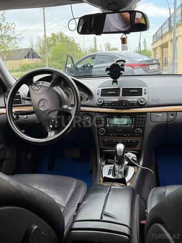 Mercedes E 320 2004, 307,000 km - 3.2 l - Qax