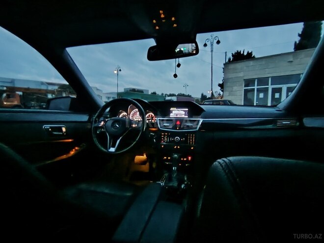 Mercedes E 220 2009, 347,242 km - 2.1 л - Biləsuvar
