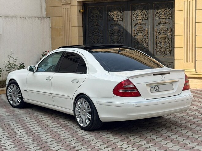 Mercedes E 240 2004, 212,000 km - 2.6 l - Bakı