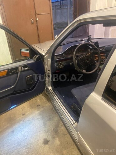 Mercedes 220 E 1994, 211,118 km - 2.2 л - Gəncə