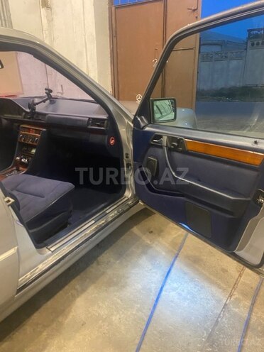 Mercedes 220 E 1994, 211,118 km - 2.2 л - Gəncə