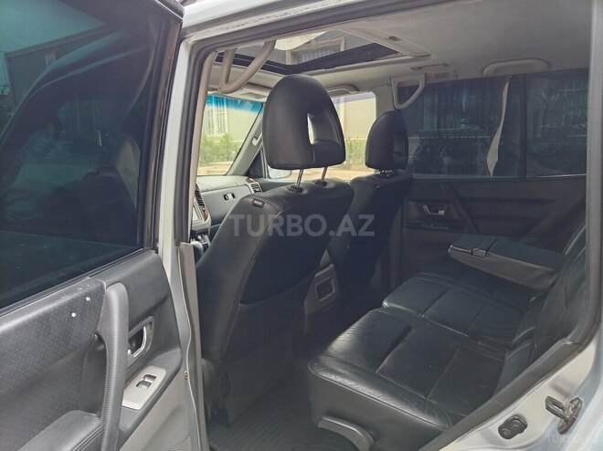 Mitsubishi Pajero 2006, 323,300 km - 3.8 l - Xırdalan