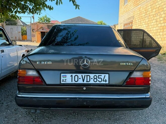 Mercedes E 300 1993, 320,000 km - 3.0 л - Bakı