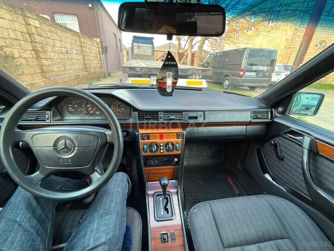 Mercedes E 300 1993, 320,000 km - 3.0 л - Bakı