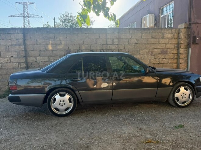 Mercedes E 300 1993, 320,000 km - 3.0 л - Bakı