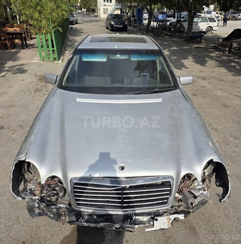 Mercedes E 220 1998, 315,600 km - 2.2 л - Bakı