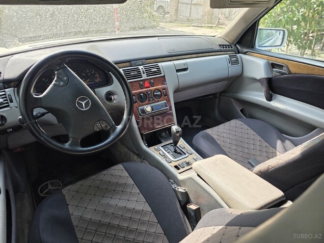 Mercedes E 220 1998, 315,600 km - 2.2 л - Bakı