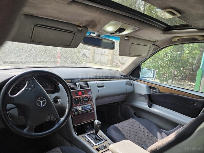 Mercedes E 220 1998, 315,600 km - 2.2 л - Bakı