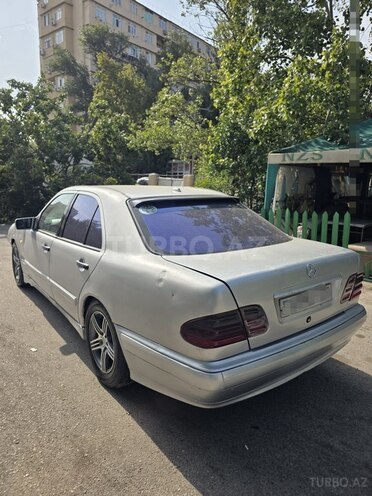 Mercedes E 220 1998, 315,600 km - 2.2 л - Bakı