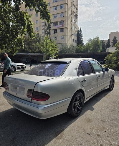 Mercedes E 220 1998, 315,600 km - 2.2 л - Bakı