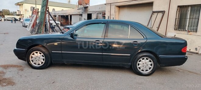 Mercedes E 200 1998, 425,000 km - 2.0 l - Bakı
