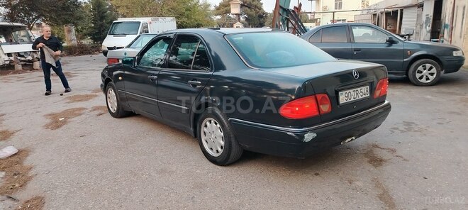 Mercedes E 200 1998, 425,000 km - 2.0 l - Bakı