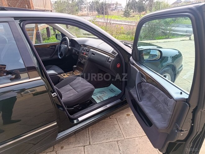 Mercedes E 280 4MATIC 2000, 347,500 km - 2.8 л - Şirvan