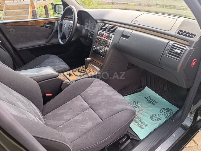 Mercedes E 280 4MATIC 2000, 347,500 km - 2.8 л - Şirvan