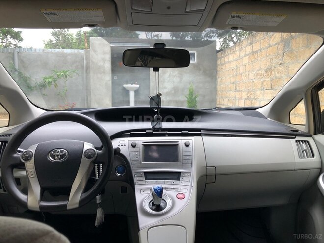 Toyota Prius 2015, 185,000 km - 1.8 l - Yevlax