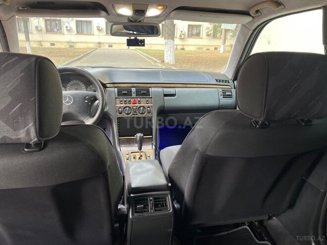 Mercedes E 220 1999, 250,000 km - 2.2 l - Bakı