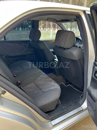 Mercedes E 220 1999, 250,000 km - 2.2 l - Bakı