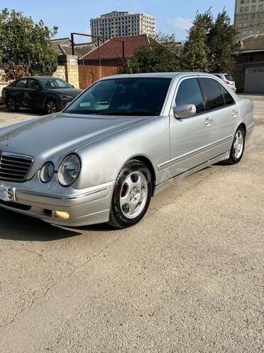 Mercedes E 220 1999, 250,000 km - 2.2 l - Bakı